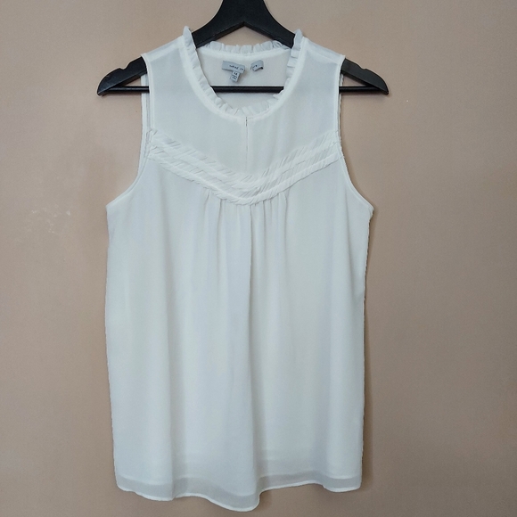 Naked Zebra White sleeveless blouse with ruffle detail at the neckline medium - Picture 1 of 7